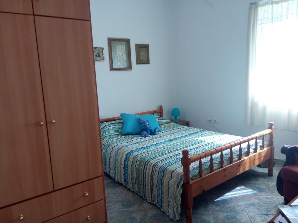 Anastasia - Efthimios Apartments Agios Konstantinos  Bagian luar foto