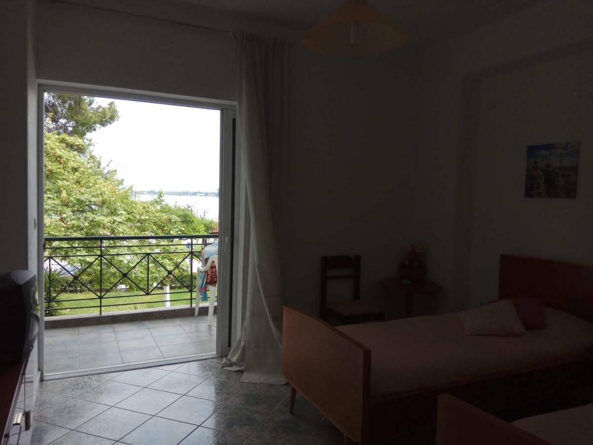 Anastasia - Efthimios Apartments Agios Konstantinos  Bagian luar foto