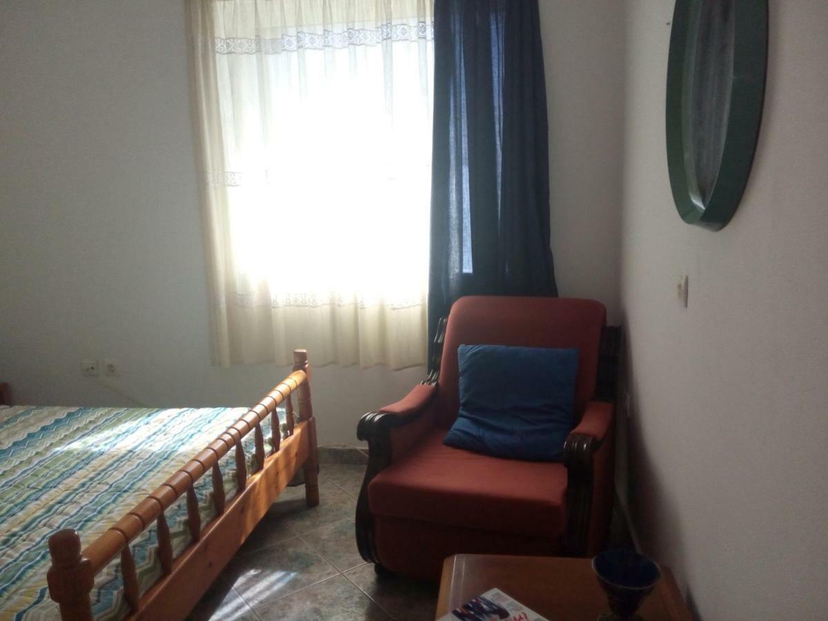 Anastasia - Efthimios Apartments Agios Konstantinos  Bagian luar foto